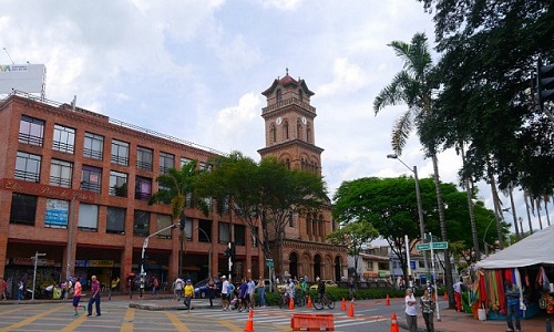 donde alojarse en Medellin si vienes de turista?